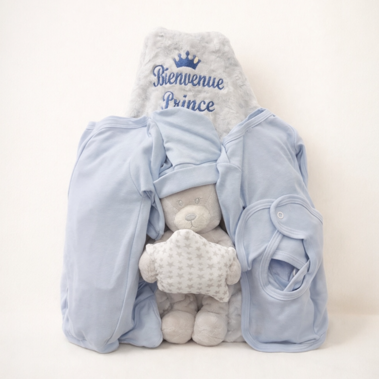 Ensemble naissance personnalisé – Cape de bain, doudou et accessoires brodés