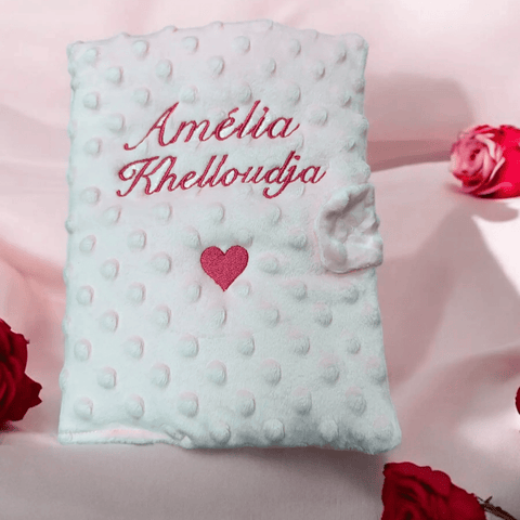 Protège carnet brodé